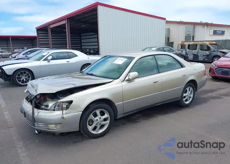 1997 Lexus Es 300 z USA, uszkodzony, nr VIN JT8BF22G1V0083019